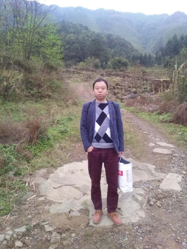 奋斗的第一张照片--兰州相亲服务中心