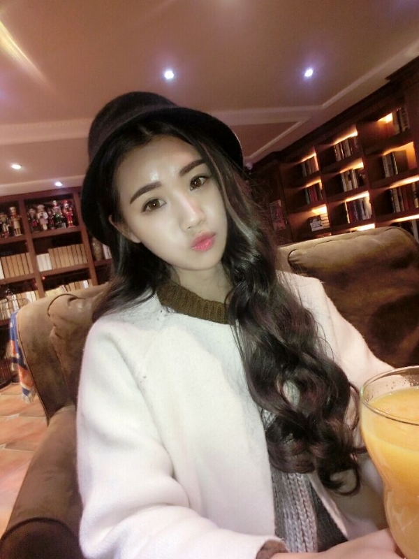 气质小妹的第三张照片--兰州相亲服务中心