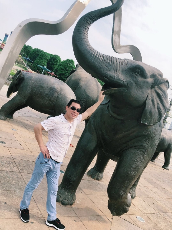 朝望大海的第三张照片--兰州相亲服务中心