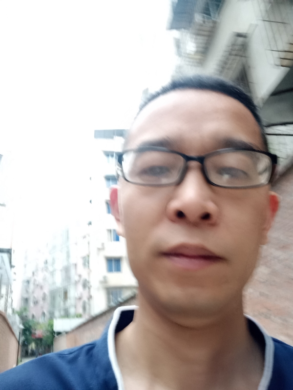 眼镜的第一张照片--兰州相亲服务中心