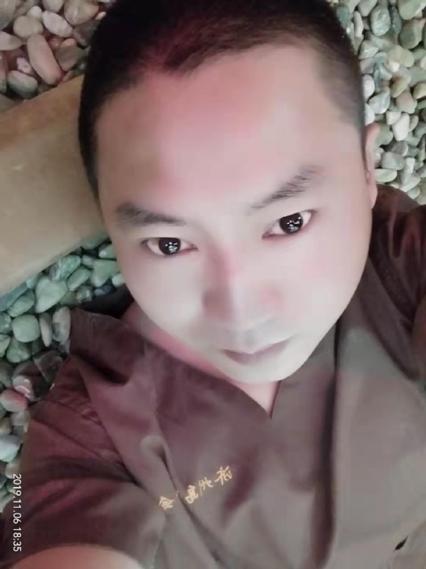 红枫叶的第一张照片--兰州相亲服务中心