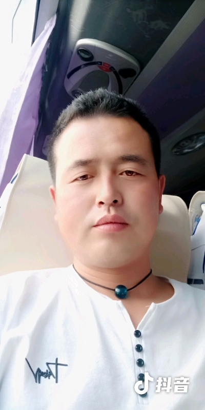 瞬间被爱上的第一张照片--兰州相亲服务中心