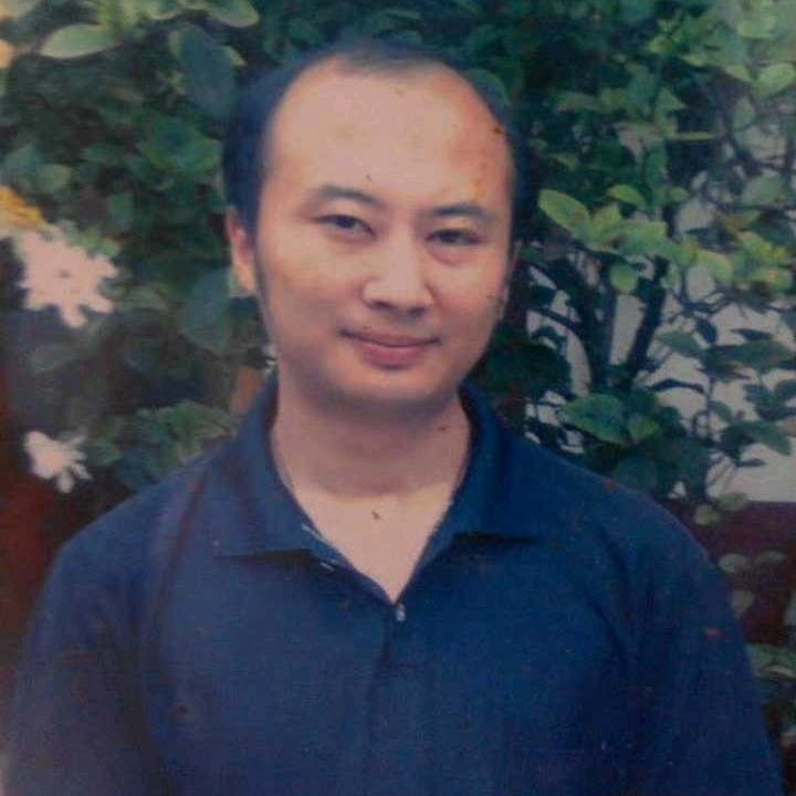 石峰里的生命的第一张照片--兰州相亲服务中心