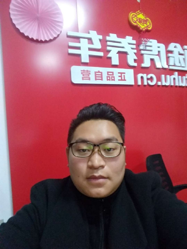 向上倾斜45度的第一张照片--兰州相亲服务中心