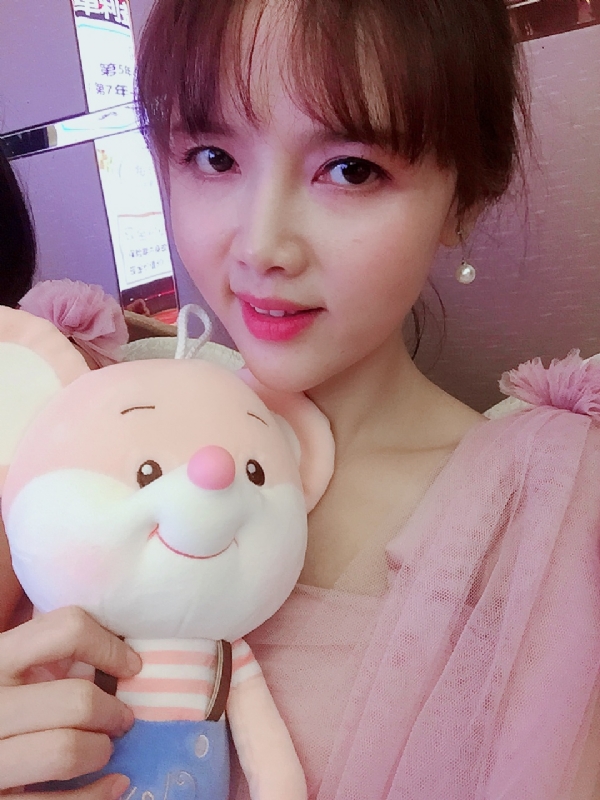 如朱砂的第一张照片--兰州相亲服务中心