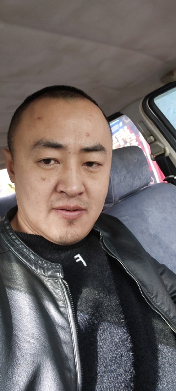 精神九哥的第一张照片--兰州相亲服务中心