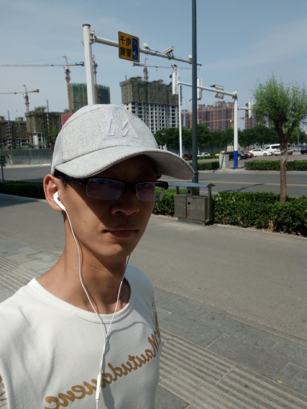 挥一挥手什么都没有的第一张照片--兰州相亲服务中心