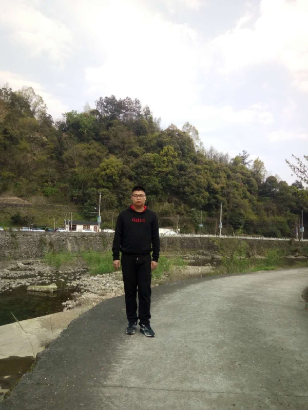 等着上钩的鱼的第一张照片--兰州相亲服务中心