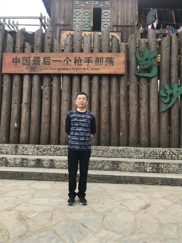 屯里的富豪的第一张照片--兰州相亲服务中心