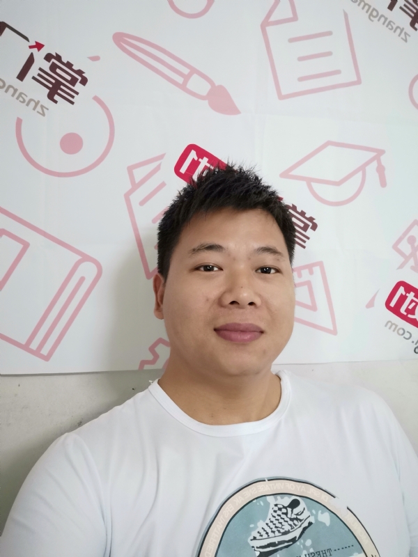 轻静地行走着的第一张照片--兰州相亲服务中心