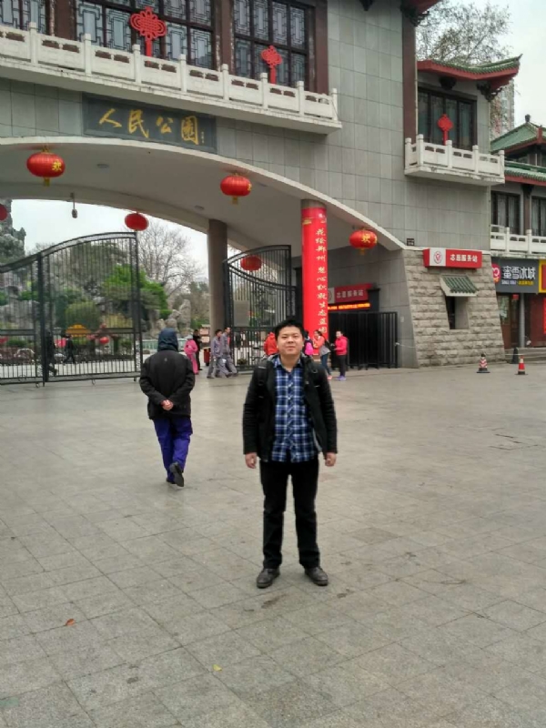 在奋斗的第一张照片--兰州相亲服务中心