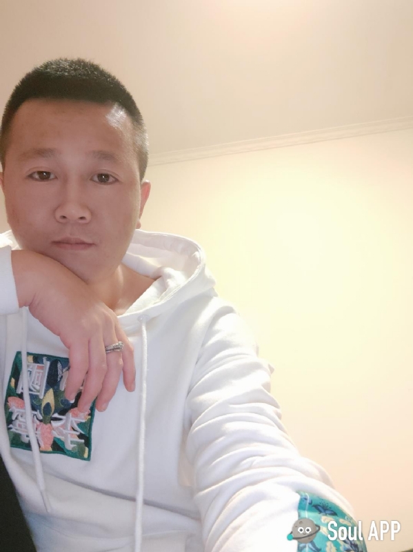 Away的第一张照片--兰州相亲服务中心