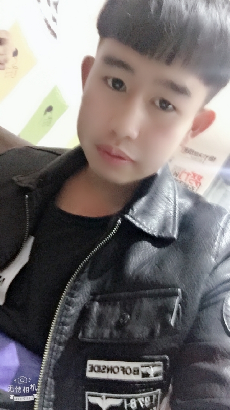 军绿色的第一张照片--兰州相亲服务中心