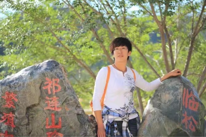 弱水河边青春草的第一张照片--兰州相亲服务中心