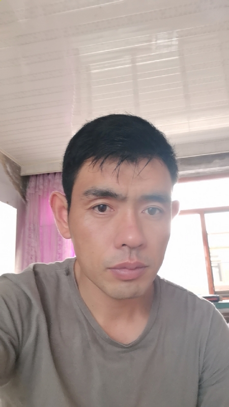 小草莓1981的第一张照片--兰州相亲服务中心