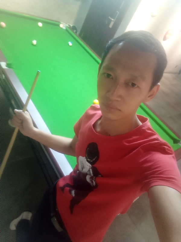 耳机分你一半的第一张照片--兰州相亲服务中心