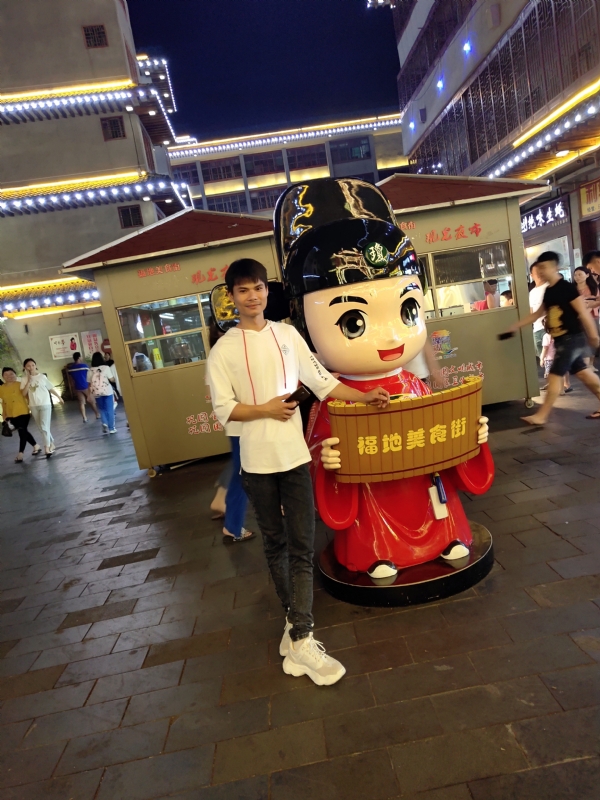 圆嘟嘟的瘦子的第一张照片--兰州相亲服务中心