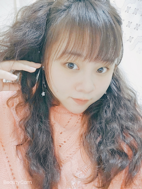 艾薇儿的第一张照片--兰州相亲服务中心