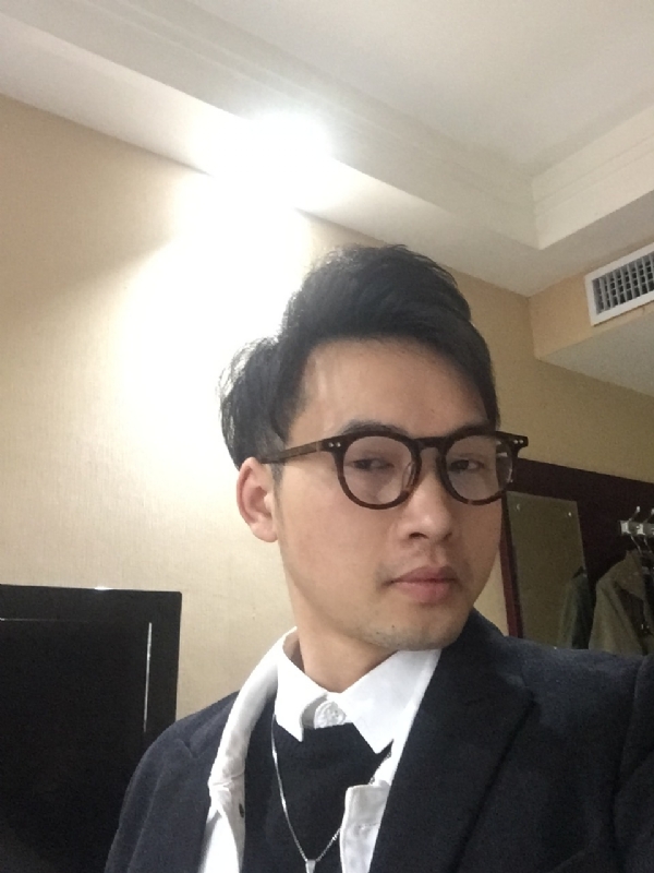 曾亮的第四张照片--兰州相亲服务中心