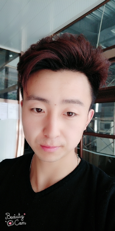 拼命微笑的第三张照片--兰州相亲服务中心