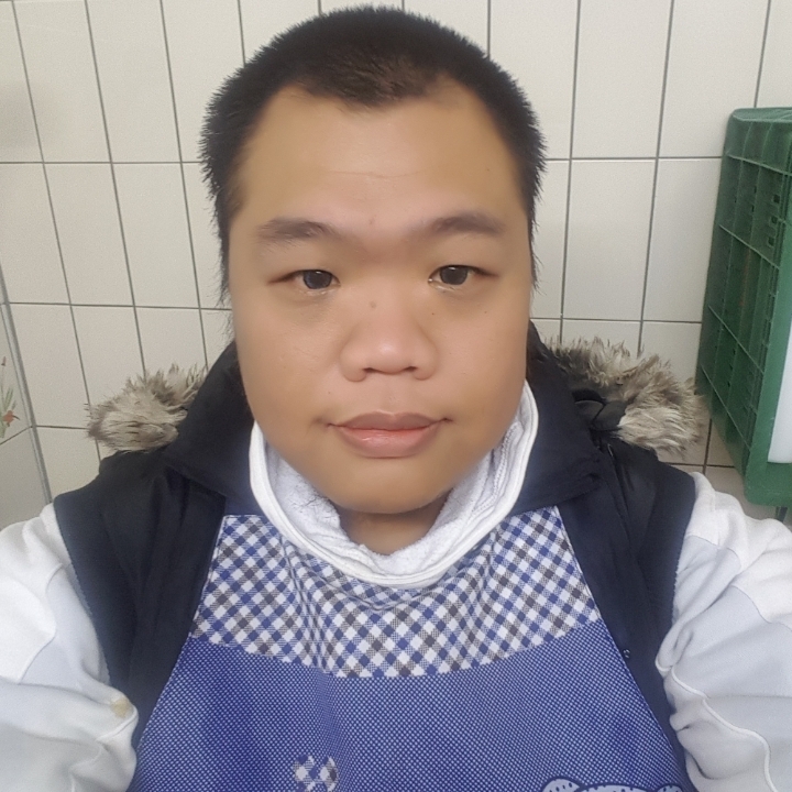 黑熊的第一张照片--兰州相亲服务中心