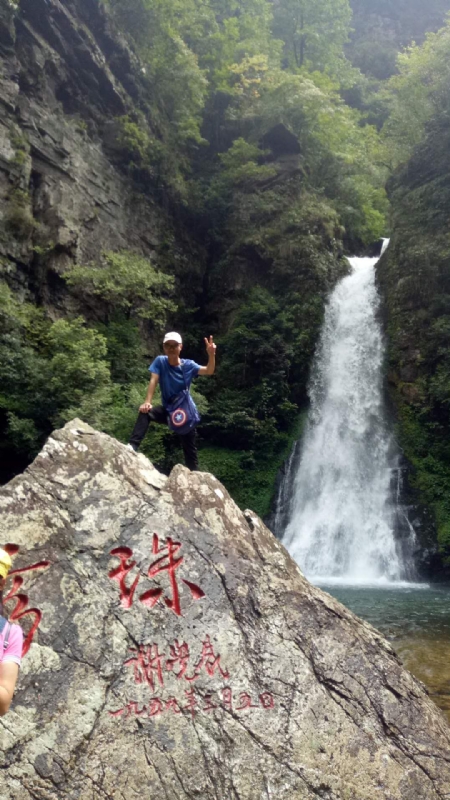 海岸岩崖的第一张照片--兰州相亲服务中心