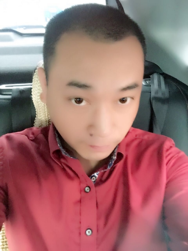 在一个路口等的第一张照片--兰州相亲服务中心