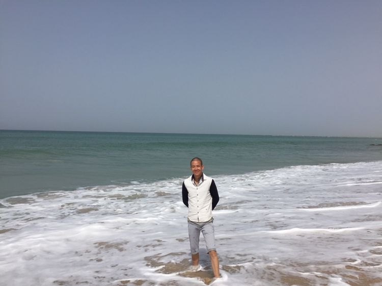 文字的忧伤的第一张照片--兰州相亲服务中心