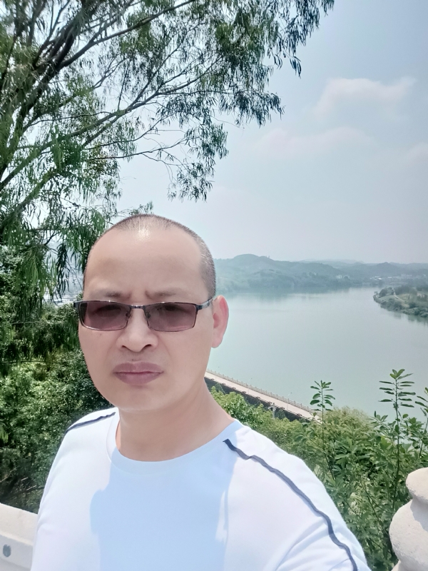 随缘随性的第一张照片--兰州相亲服务中心