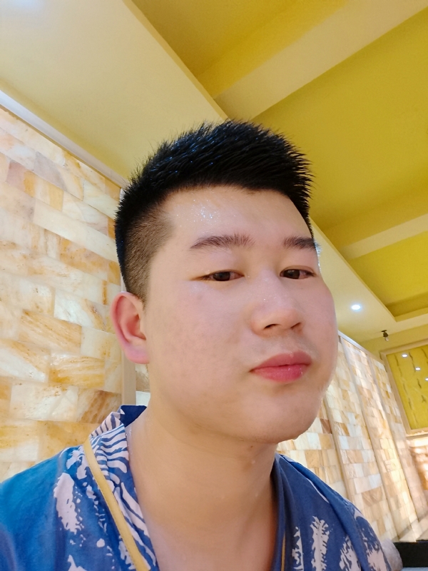 六月与阿十二的第一张照片--兰州相亲服务中心