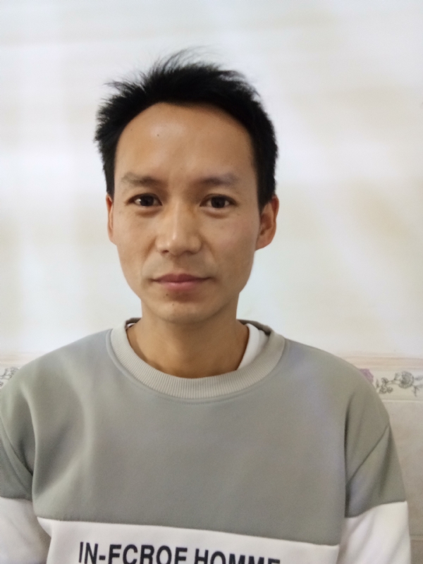 单亲爸爸的第一张照片--兰州相亲服务中心