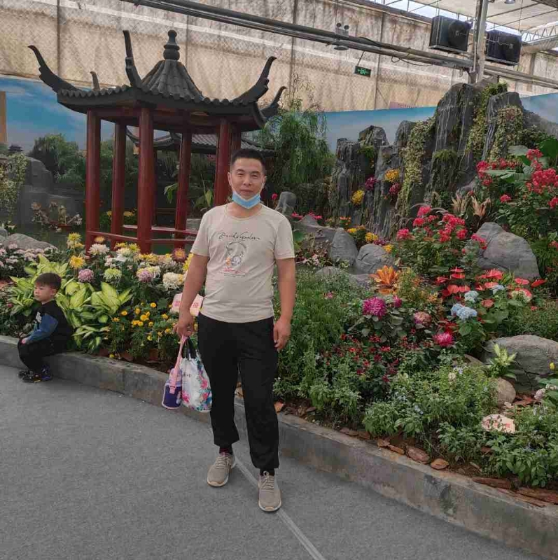 受伤的痴情男的第一张照片--兰州相亲服务中心