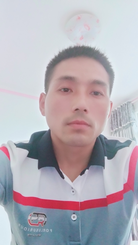 染红尘世的第二张照片--兰州相亲服务中心