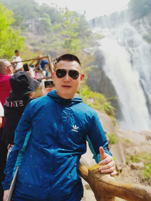 钟爱一生的第一张照片--兰州相亲服务中心