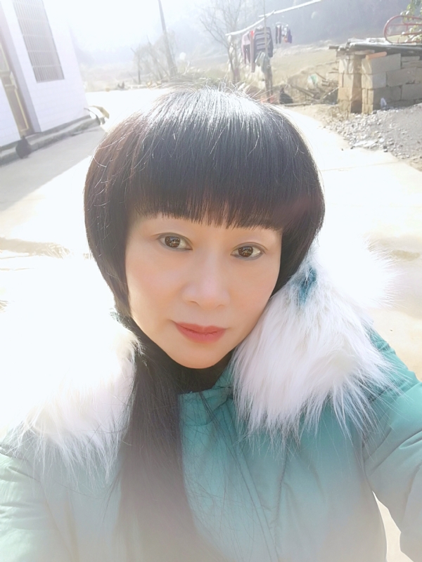 金鱼儿的第一张照片--兰州相亲服务中心