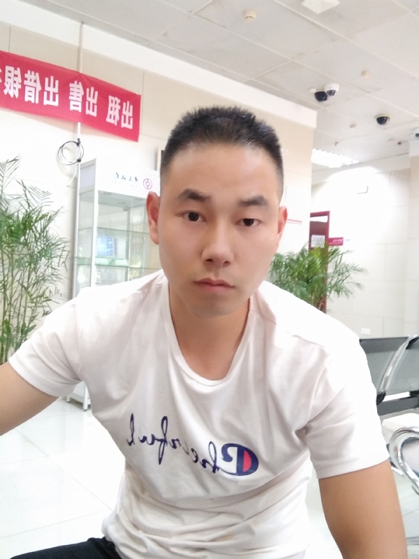 小少的第二张照片--兰州相亲服务中心