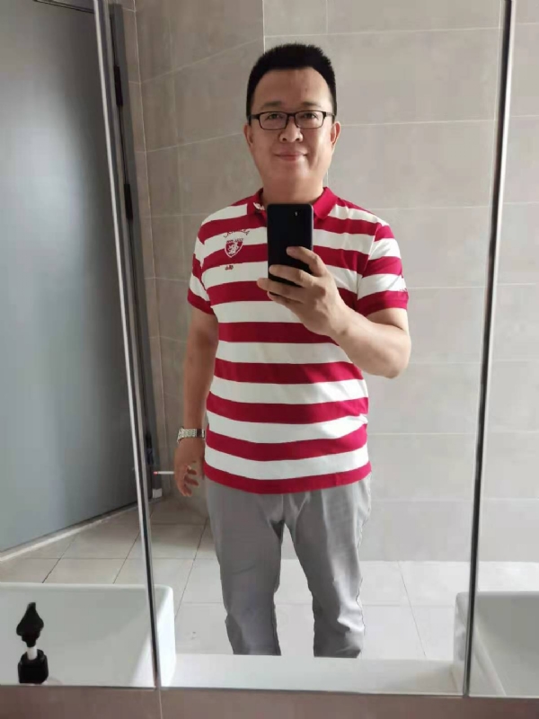 行走的打桩机的第一张照片--兰州相亲服务中心