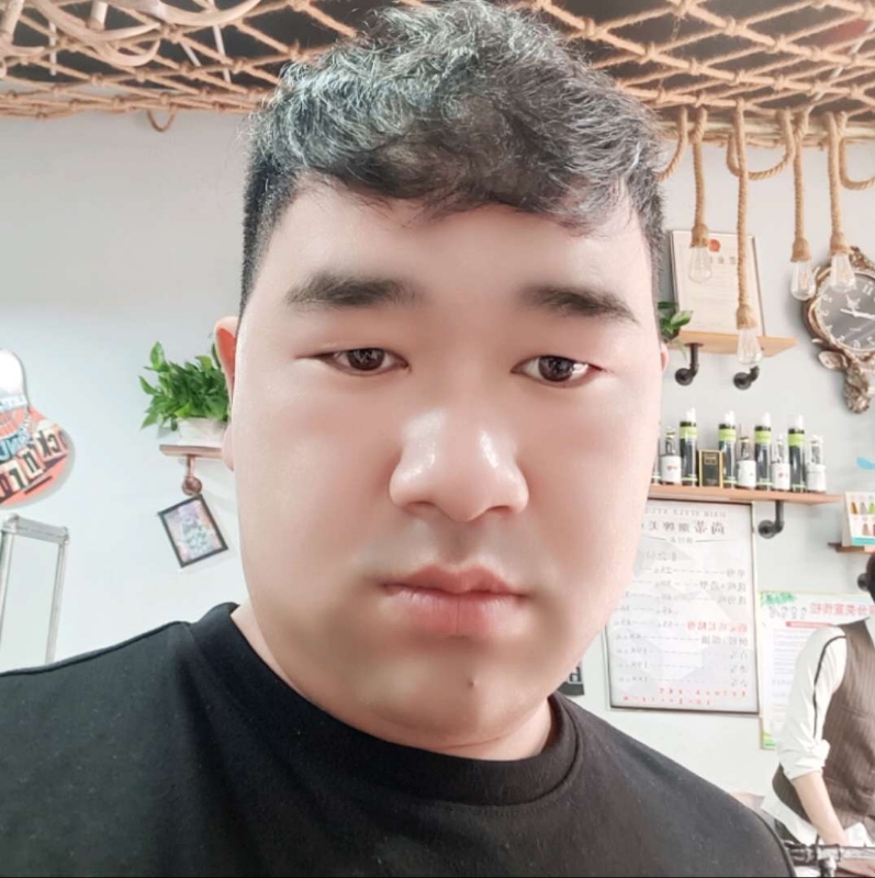 田野小伟的第一张照片--兰州相亲服务中心