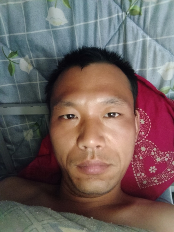 弘扬的第一张照片--兰州相亲服务中心