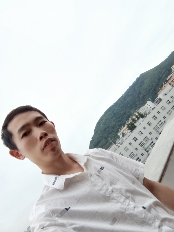 会飞的鱼的第一张照片--兰州相亲服务中心