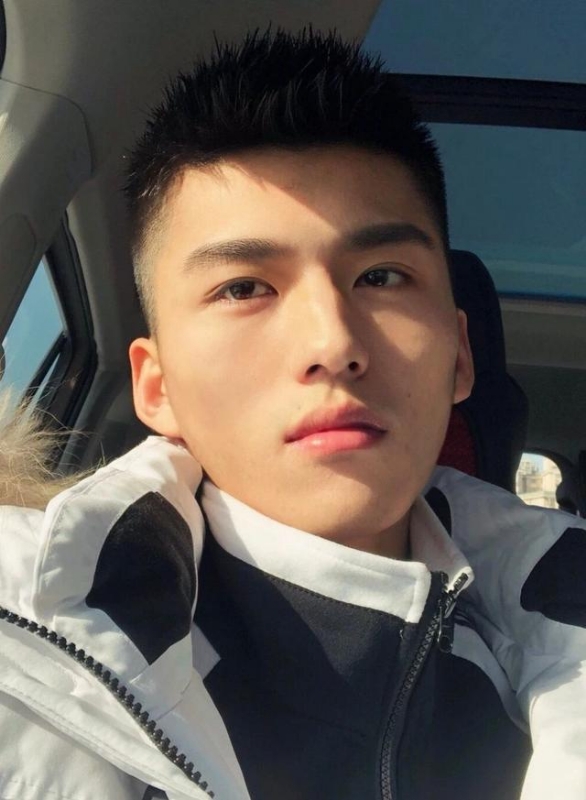 飞翔的第一张照片--兰州相亲服务中心