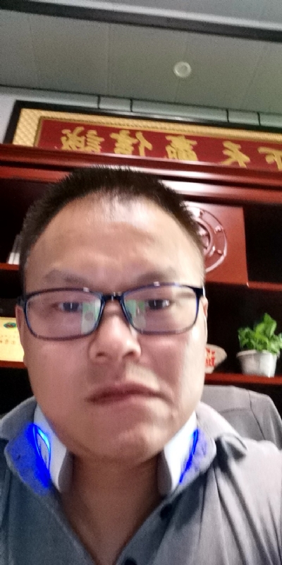 模具工匠的第一张照片--兰州相亲服务中心