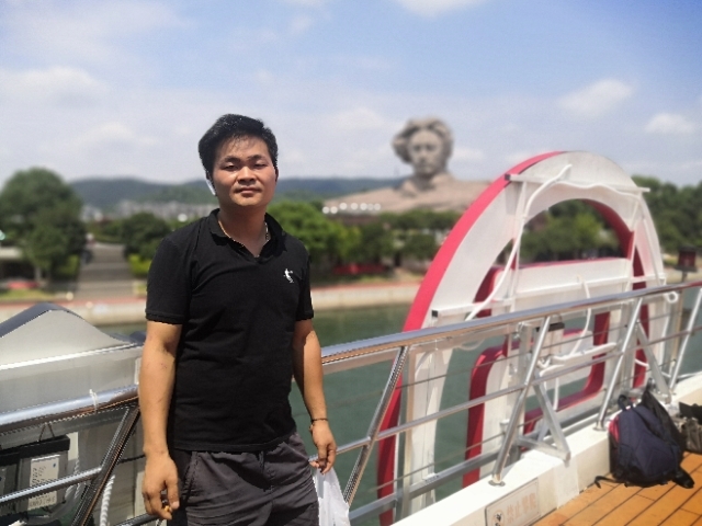 龙的传人的第一张照片--兰州相亲服务中心