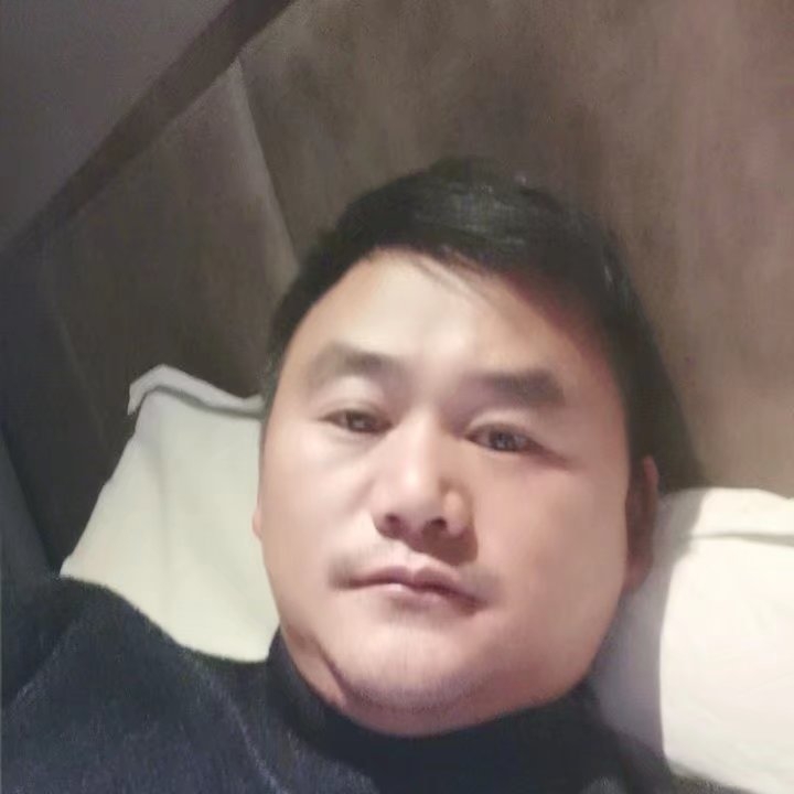 奔跑的第二张照片--兰州相亲服务中心