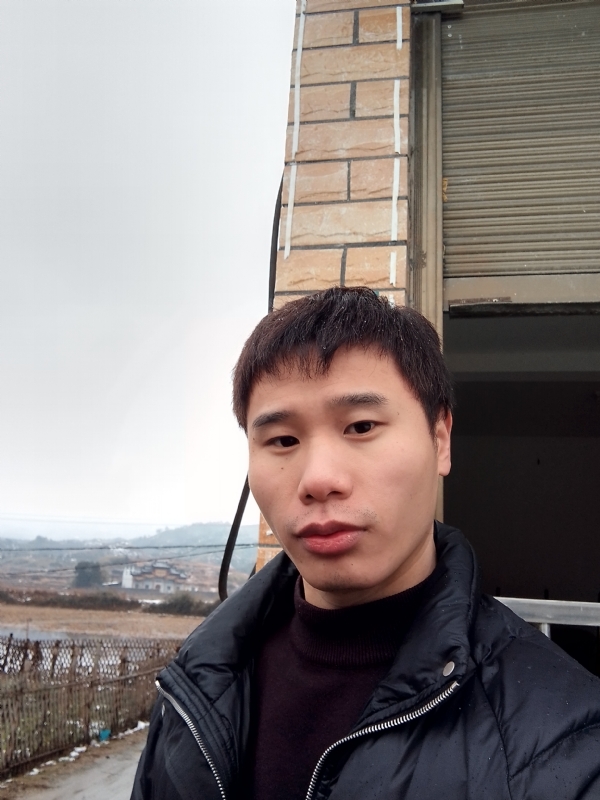 银色的羽翼的第一张照片--兰州相亲服务中心