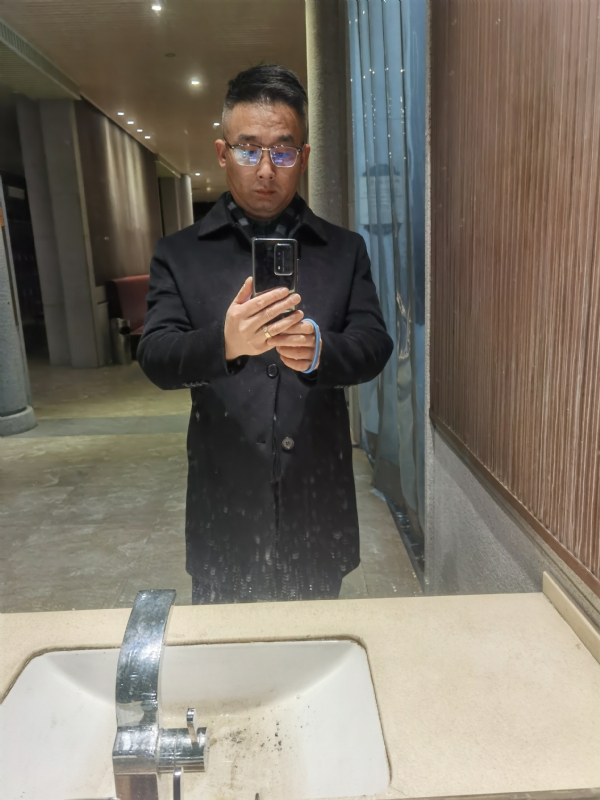 孤独尘埃的第一张照片--兰州相亲服务中心