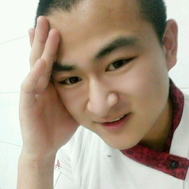 人潮拥挤的第一张照片--兰州相亲服务中心