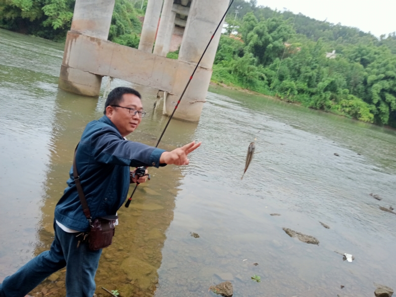 峰的第二张照片--兰州相亲服务中心