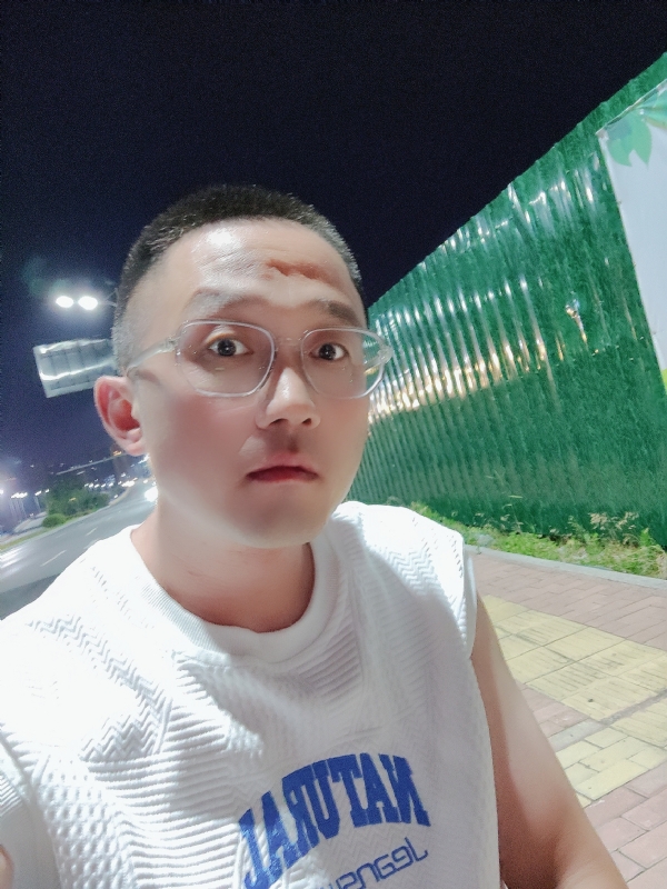 清风烈酒的第一张照片--兰州相亲服务中心