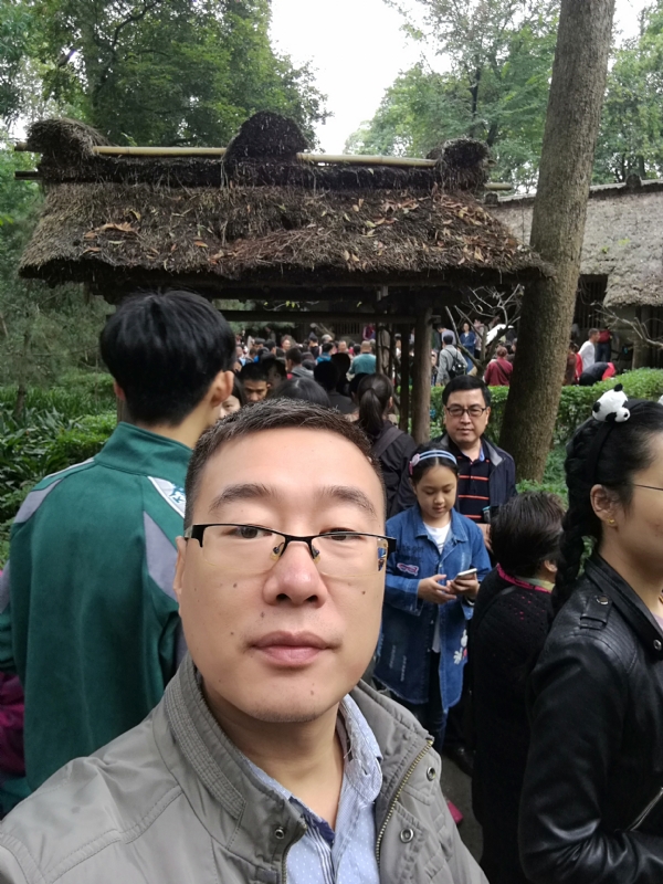 撑起一片天的第一张照片--兰州相亲服务中心